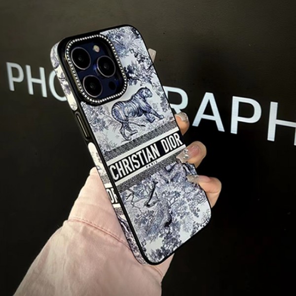 Dior ディオールiphone 15/14 pro/15 pro max xs/8/7 plusカバー ストラップ付 カード入れiphone 14 15 plusケースカバースタンド付きセレブ愛用全機種対応ハイブランドケース パロディiphone14/13 pro max スマホケース コピー