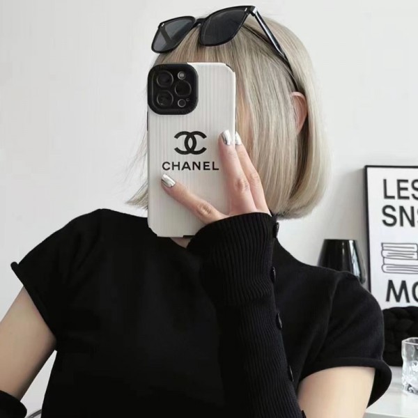 Chanel シャネルハイブランド アイフォン15 14+ 13 pro max レディースメンズ激安おしゃれiphone 15 2023 14 13 12 xr xs 8/7 plusケース 手帳型バッグ型iphone 15/14 pro/15 pro max xs/8/7 plusカバー ストラップ付 カード入れ韓国風セレブ愛用 iphone 15 アイフォン 15 14 13pro maxケース ジャケットスマホケース コピー