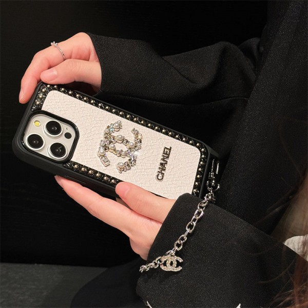 Chanel シャネルハイブランド アイフォン16 15 14+ 13 pro max レディースメンズ激安おしゃれiphone 16 15 2023 14 13 12 xr xs 8/7 plusケース 手帳型バッグ型iphone 16/14 pro/15 pro max xs/8/7 plusカバー ストラップ付 カード入れiphone16 15 14/13 pro max スマホケース コピー