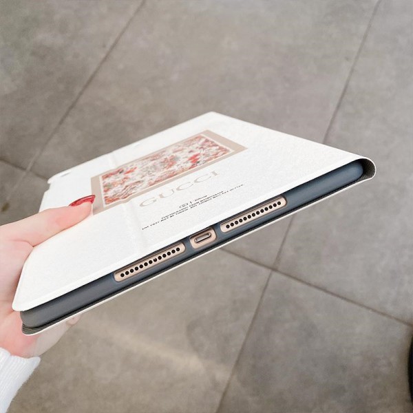 Gucci グッチブランドIpad  11th10th 2024ケースIpad Air6/5/4 Ipad Mini7/6/5/4/3カバー手帳型アイパッド air 第6世代 11インチ 13インチ pro 11インチ 12.9インチカバーメンズ レディースアイパッドエア1/2/3/4/5/6 11インチ 13インチ ケース