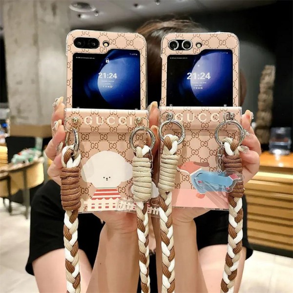 Gucci グッチgalaxy z flip6 fold6ケースカバースタンド付き韓国風セレブ愛用 galaxy z flip6 5 4 3ケース ジャケットスマホケース コピーセレブ愛用全機種対応ハイブランドケース パロディgalaxy z fold 6 5 4 3スマホケース コピー