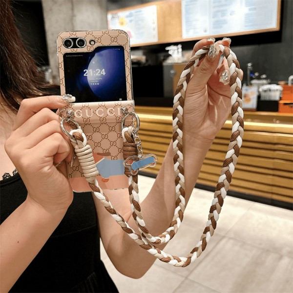 Gucci グッチgalaxy z flip6 fold6ケースカバースタンド付き韓国風セレブ愛用 galaxy z flip6 5 4 3ケース ジャケットスマホケース コピーセレブ愛用全機種対応ハイブランドケース パロディgalaxy z fold 6 5 4 3スマホケース コピー