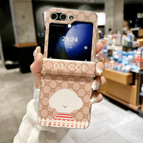 Gucci グッチgalaxy z flip6 fold6ケースカバースタンド付き韓国風セレブ愛用 galaxy z flip6 5 4 3ケース ジャケットスマホケース コピーセレブ愛用全機種対応ハイブランドケース パロディgalaxy z fold 6 5 4 3スマホケース コピー