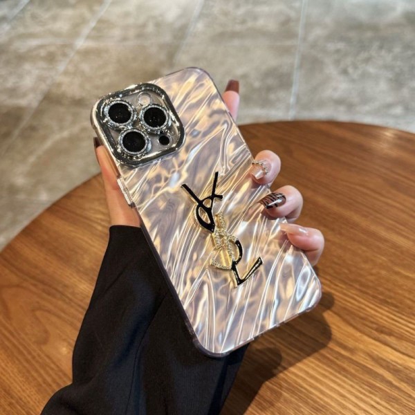 Ysl イブサンローランブランドiphone 16 14 plus 15 pro maxケースハイブランド アイフォン16 15 14+ 13 pro max レディースメンズ激安iphone 14 15 16 plusケースカバースタンド付きセレブ愛用全機種対応ハイブランドケース パロディ